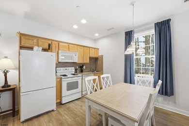 Beautiful 2BR/2BA at the Ebb Tide Suites Condominiums just a - photo 3