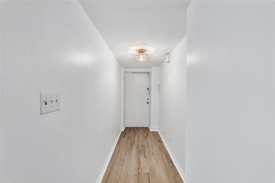BRIGHT & SPACIOUS 2 BEDROOM / 2 BATH CONDO IN HIGHLY - photo 29