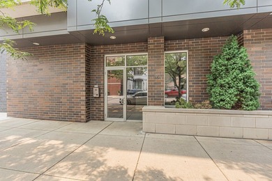 Experience Luxury City Living In This Exceptional 3 Bedroom, 3 - photo 2