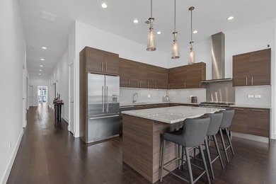 Experience Luxury City Living In This Exceptional 3 Bedroom, 3 - photo 4