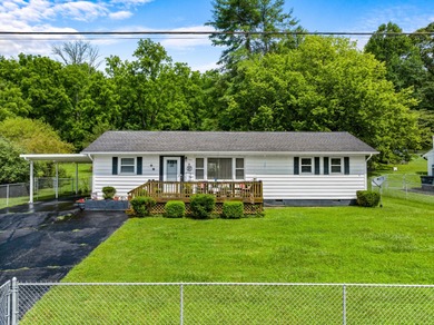 Patrick Henry Lake Home For Sale in Kingsport Tennessee