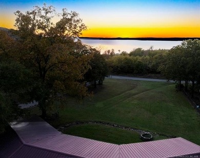 Witness Breathtaking Sunsets at This Lake Tenkiller Gem Welcome - photo 1