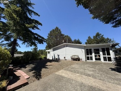 Welcome to this well-maintained 1,410-square-foot home nestled - photo 8