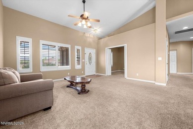 Great 3 bed,2 bath with views of the mountains and open area. It - photo 5