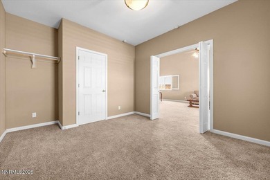 Great 3 bed,2 bath with views of the mountains and open area. It - photo 7