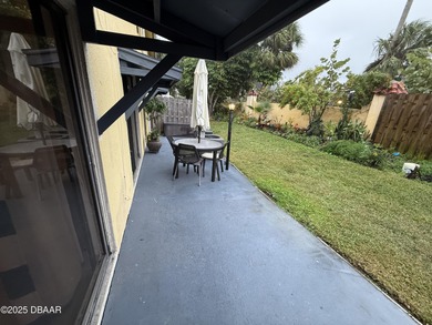 Welcome to a hidden beachside retreat - a beautifully updated - photo 14