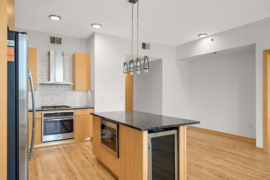 This beautifully refreshed home is filled with natural light - photo 14