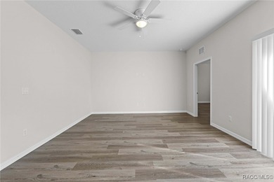 Ready for Immediate Occupancy! This brand-new 3-bedroom - photo 21