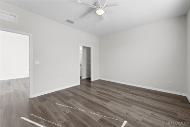 Ready for Immediate Occupancy! This brand-new 3-bedroom - photo 27