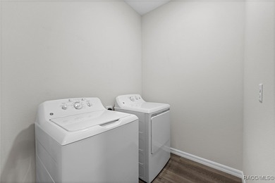 Ready for Immediate Occupancy! This brand-new 3-bedroom - photo 35