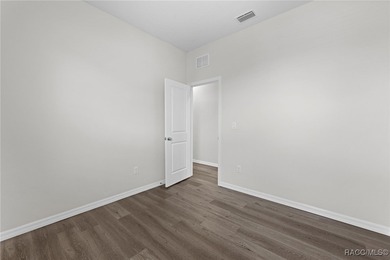 Ready for Immediate Occupancy! This brand-new 3-bedroom - photo 41