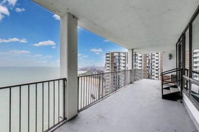 Experience breathtaking, unobstructed lake views from every room - photo 46