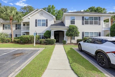 This first-floor 2 bedroom, 2 bath villa at The Reserve at - photo 2