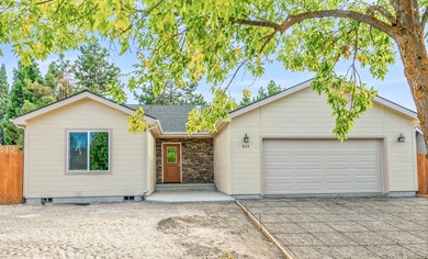 Upper Klamath Lake Home For Sale in Klamath Falls Oregon