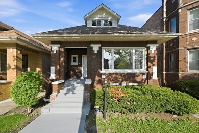(private lake, pond, creek) Home For Sale in Chicago Illinois
