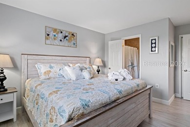 This TURN-KEY, top-floor 2-bedroom, 2-bath villa at Hilton Head - photo 15