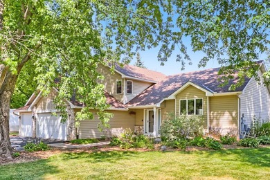 Welcome to 7901 Lilac Lane, a beautifully maintained 3-bedroom - photo 4