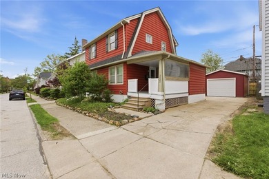 Charming and beautifully updated 3-bedroom, 1 bath Colonial - photo 2