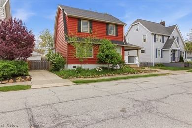 Charming and beautifully updated 3-bedroom, 1 bath Colonial - photo 3