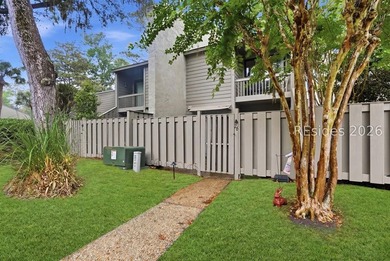 Rare Sailmaster 2 bedroom, 2 1/2 bath directly overlooking the - photo 2
