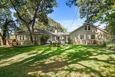 Rare Multigenerational Home on Rogue Valley Country Club. This - photo 1