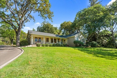 Rare Multigenerational Home on Rogue Valley Country Club. This - photo 3