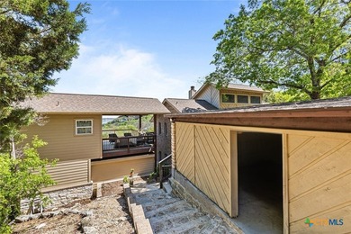 DISCOVER SERENE LAKE LIVING IN THIS EXCEPTIONAL 4 BEDROOM, 3.5 - photo 3