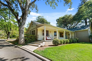 Rare Multigenerational Home on Rogue Valley Country Club. This - photo 4