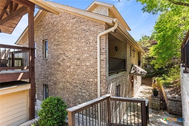 DISCOVER SERENE LAKE LIVING IN THIS EXCEPTIONAL 4 BEDROOM, 3.5 - photo 4