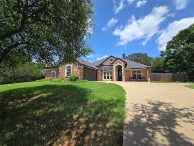 Lake Home Sale Pending in Granbury, Texas