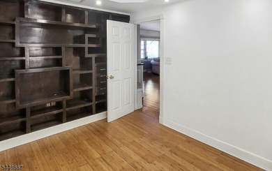 Welcome to a rare blend of classic colonial charm and - photo 22