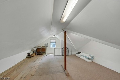 Welcome to a rare blend of classic colonial charm and - photo 38