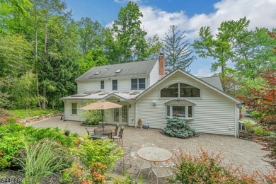 Welcome to a rare blend of classic colonial charm and - photo 47
