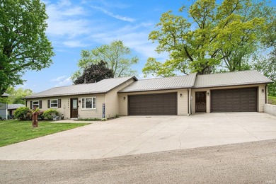 Boner Lake Home For Sale in Syracuse Indiana