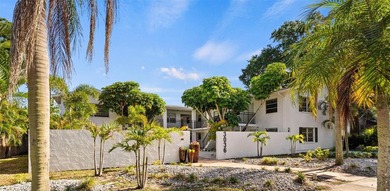 Very rare fresh to market apartment building in the highly - photo 3