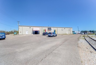 Prime retail space available. The climate controlled 10,752 SqFt - photo 3