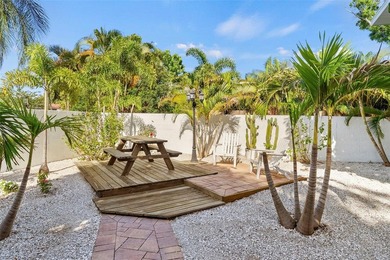 Very rare fresh to market apartment building in the highly - photo 5