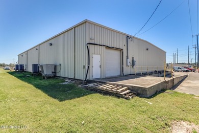 Prime retail space available. The climate controlled 10,752 SqFt - photo 5