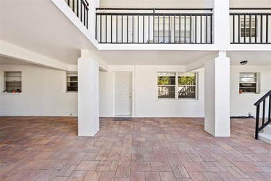 Very rare fresh to market apartment building in the highly - photo 6