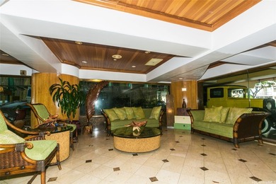 One of the largest studios facing the pool, with a separate full - photo 8