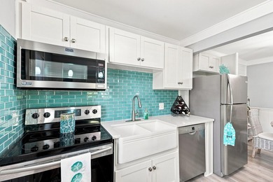 Discover Florida living in this tastefully remodeled 3-bedroom - photo 5