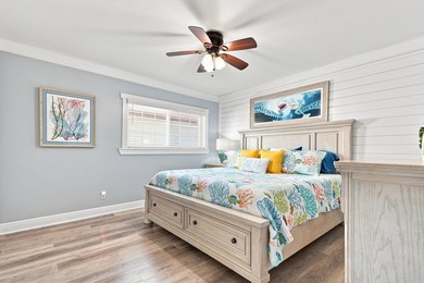 Discover Florida living in this tastefully remodeled 3-bedroom - photo 8