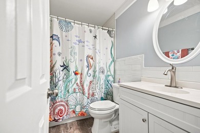 Discover Florida living in this tastefully remodeled 3-bedroom - photo 10