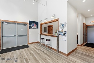 Bring your business to this high-visibility property with 260 - photo 2