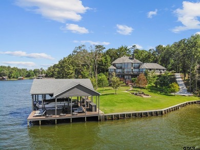 Majestic waterfront property in the coveted El Dorado - photo 1