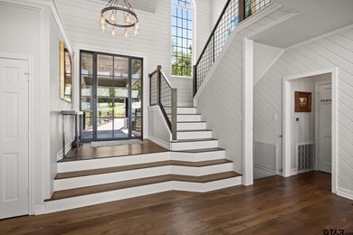 Majestic waterfront property in the coveted El Dorado - photo 4