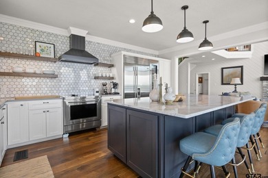 Majestic waterfront property in the coveted El Dorado - photo 10