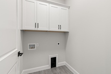 The Alana II is a thoughtfully planned single-level home with 2 - photo 4