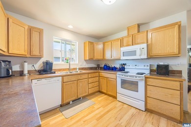 Built in 2009 with a traditional floor plan and design, this - photo 13