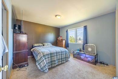 Built in 2009 with a traditional floor plan and design, this - photo 15